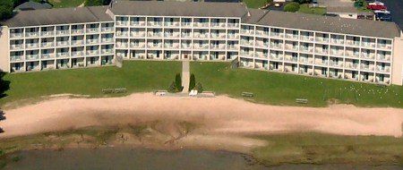 Breakers - Lakeside Hotel Saint Ignace